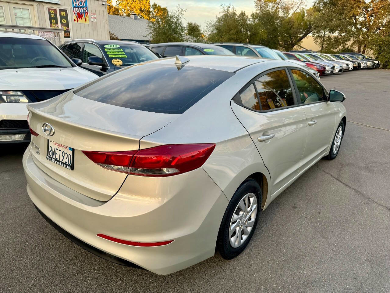 Used 2017 Hyundai Elantra SE image 6
