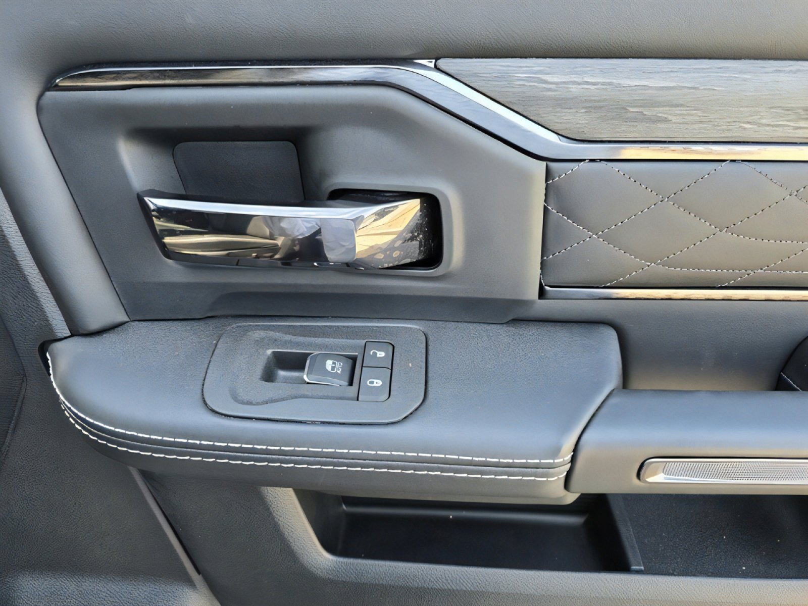 New 2025 RAM 2500 Limited image 15