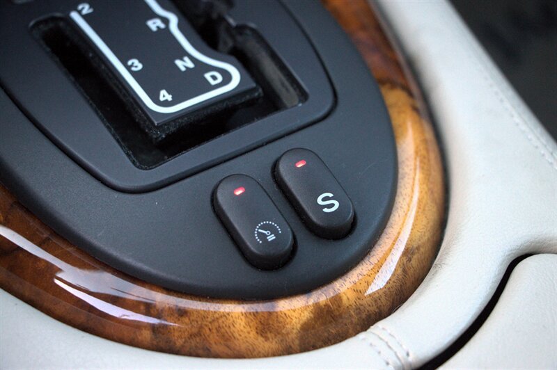 Used 1998 Jaguar XK8 Coupe RWD image 16
