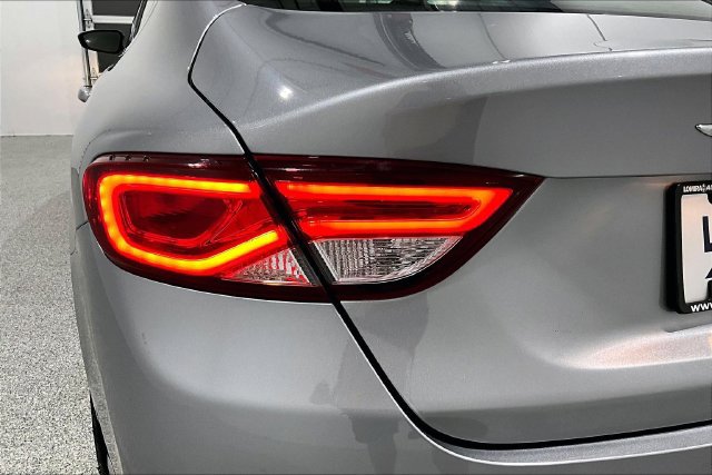 Used 2016 Chrysler 200 Limited FWD image 45