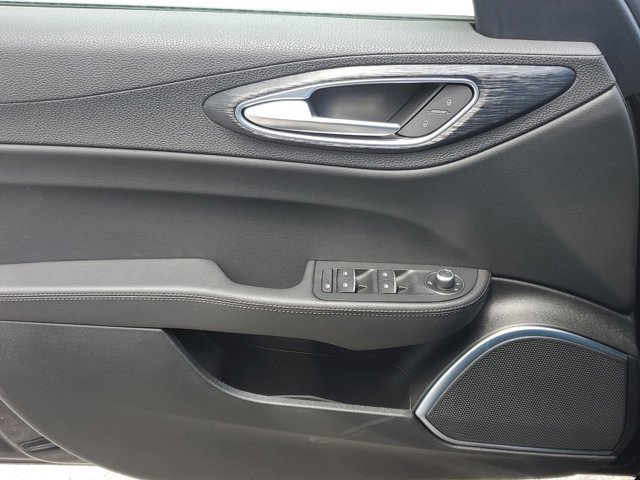 New 2023 Alfa Romeo Giulia Sprint image 11