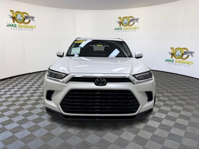 Used 2024 Toyota Grand Highlander AWD image 3