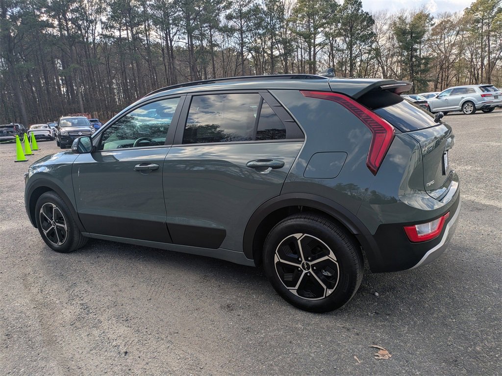 Used 2025 Kia Niro EX image 6