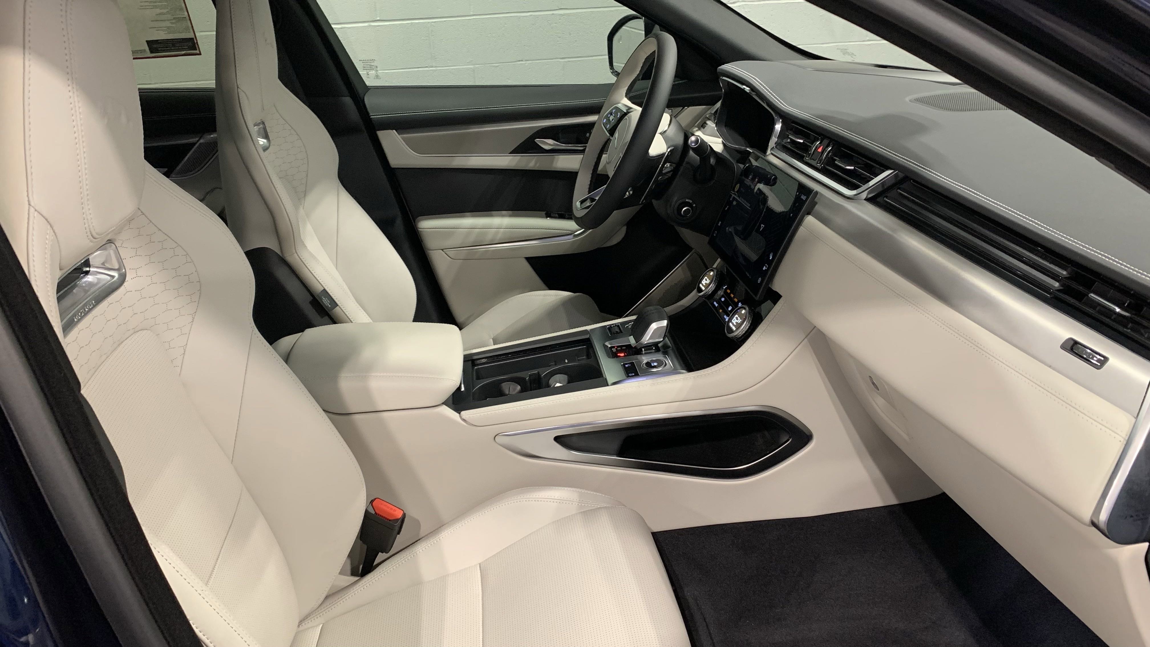 Used 2026 Jaguar F-PACE R-Dynamic S image 14