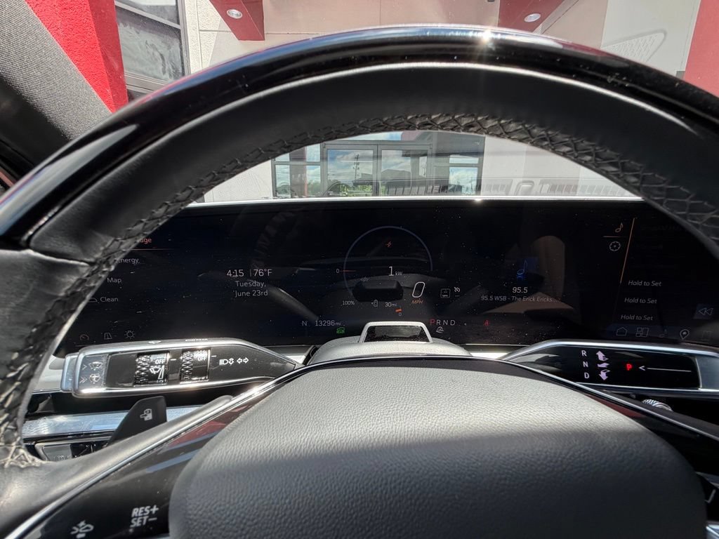 Used 2023 Cadillac Lyriq 2WD image 14