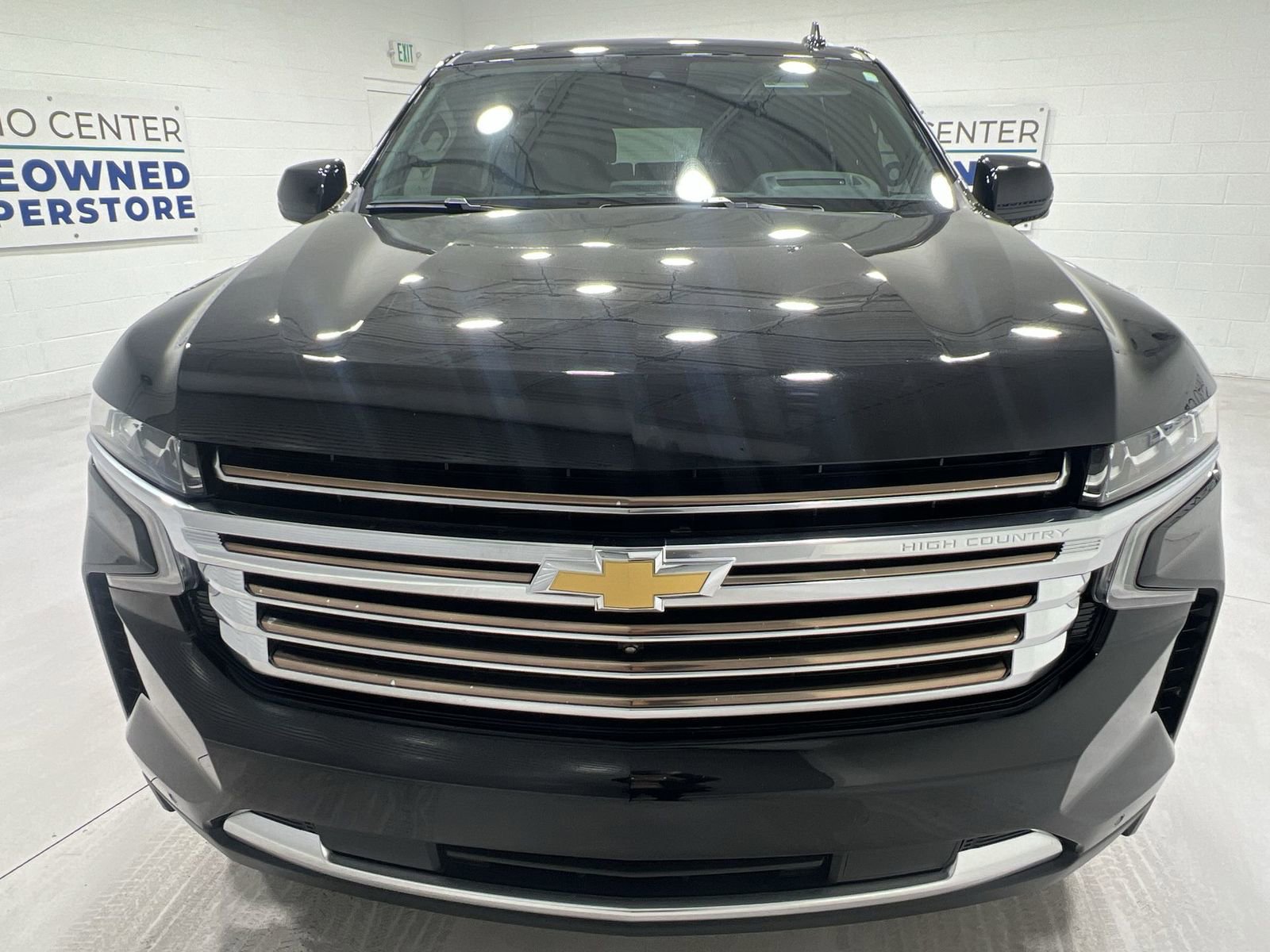 Used 2024 Chevrolet Tahoe High Country image 3