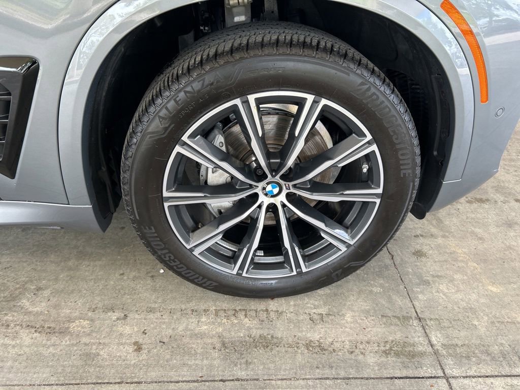 Used 2025 BMW X5 xDrive40i w/ M Sport Package image 23