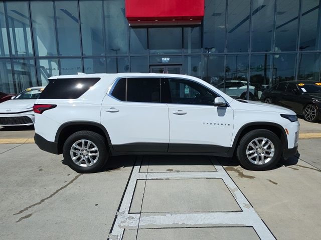 Used 2023 Chevrolet Traverse LS w/ Safety Package image 3