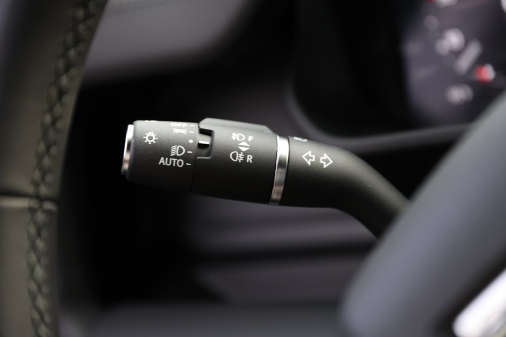New 2026 Land Rover Defender 110 X-Dynamic SE AWD/4WD image 18