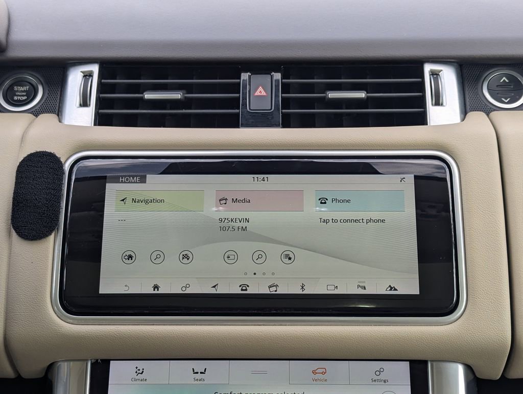 Used 2020 Land Rover Range Rover Sport HSE image 17