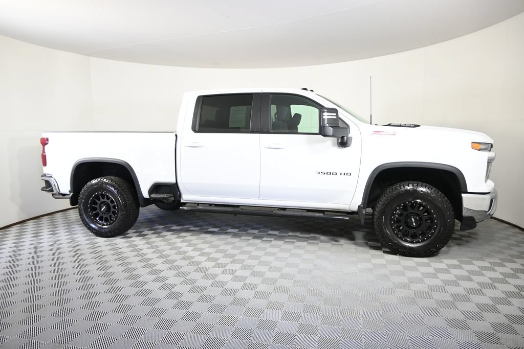 Used 2026 Chevrolet Silverado 3500 LT w/ Convenience Package AWD/4WD image 9