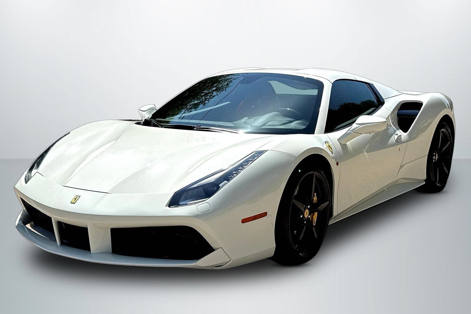 Used 2019 Ferrari 488 Spider RWD image 3