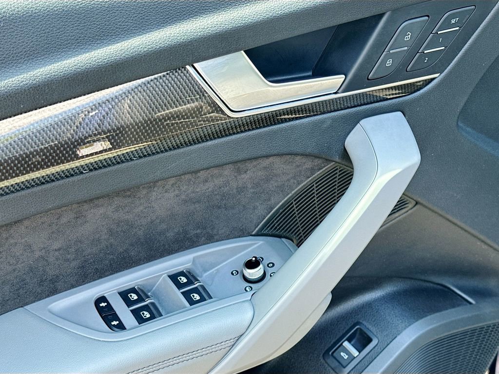 Used 2019 Audi SQ5 Premium Plus AWD/4WD image 19