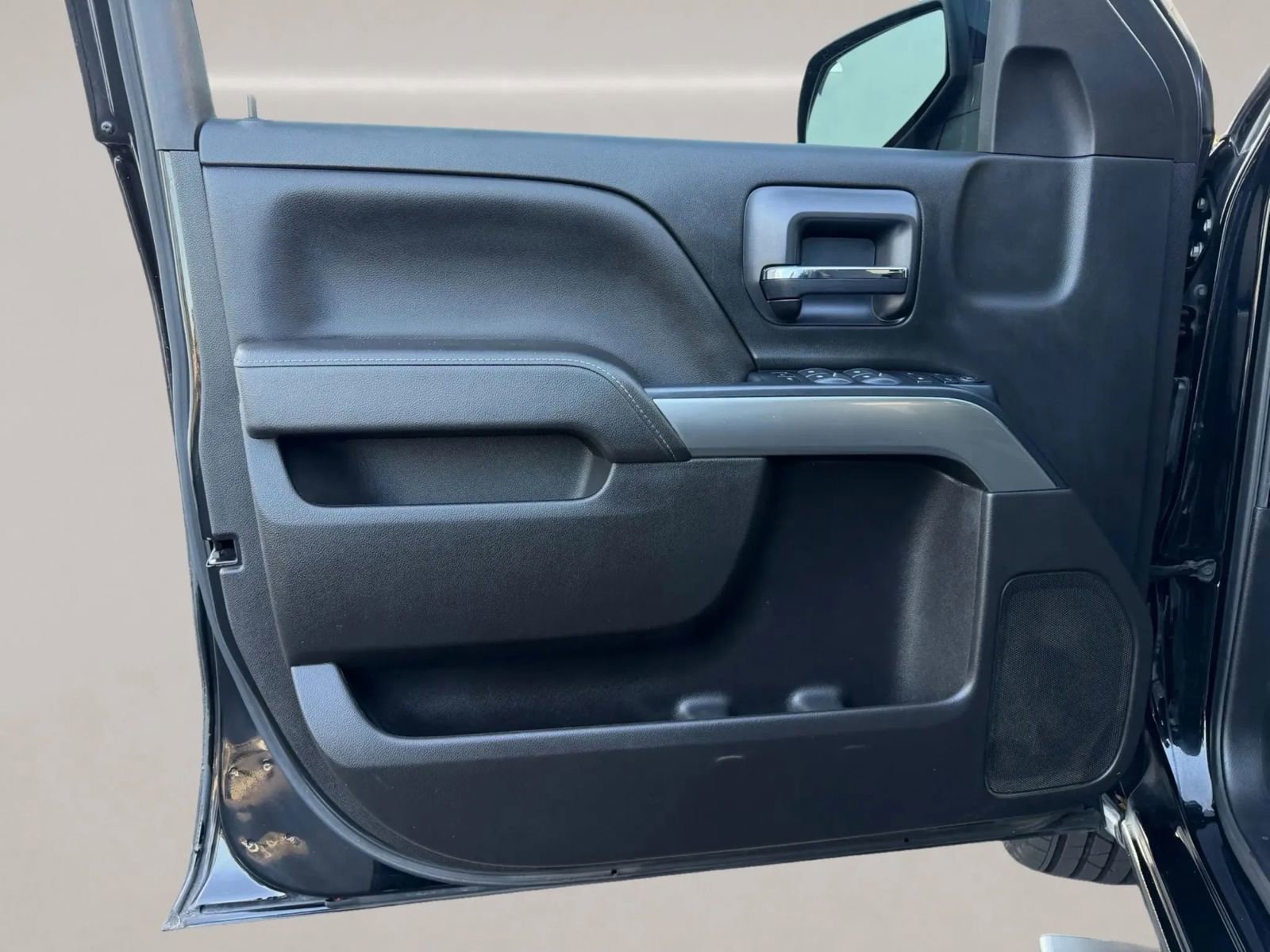 Used 2017 Chevrolet Silverado 1500 LT w/ All Star Edition RWD image 8