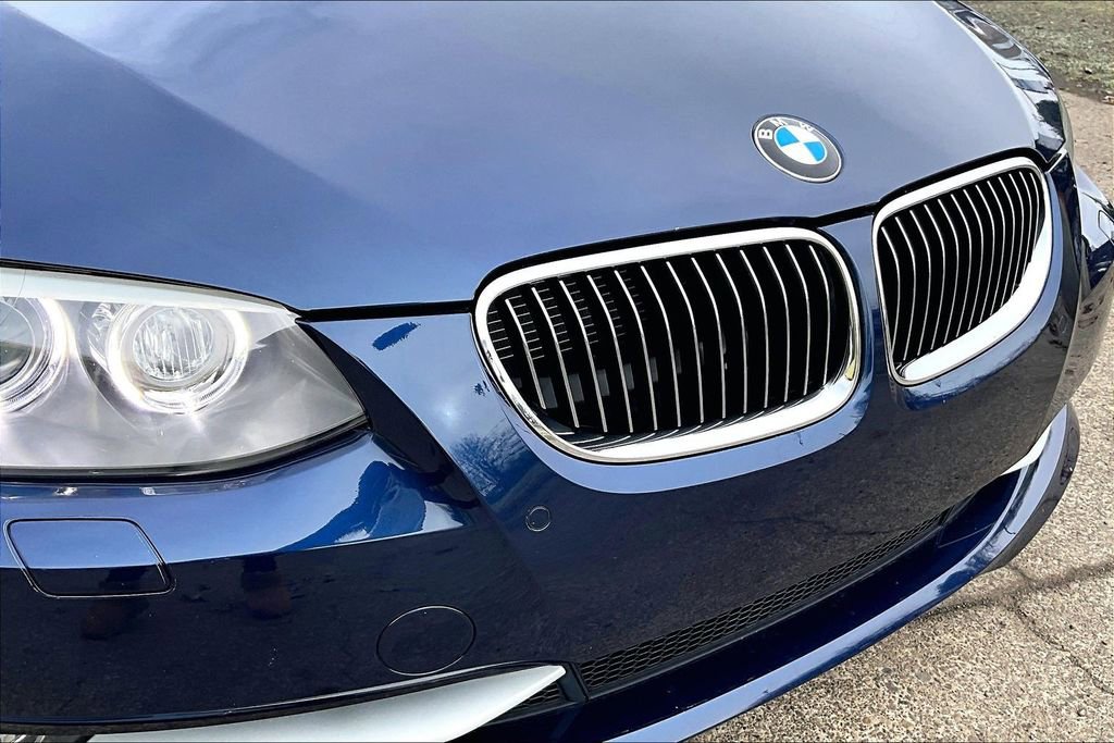 Used 2011 BMW 335i Convertible image 33
