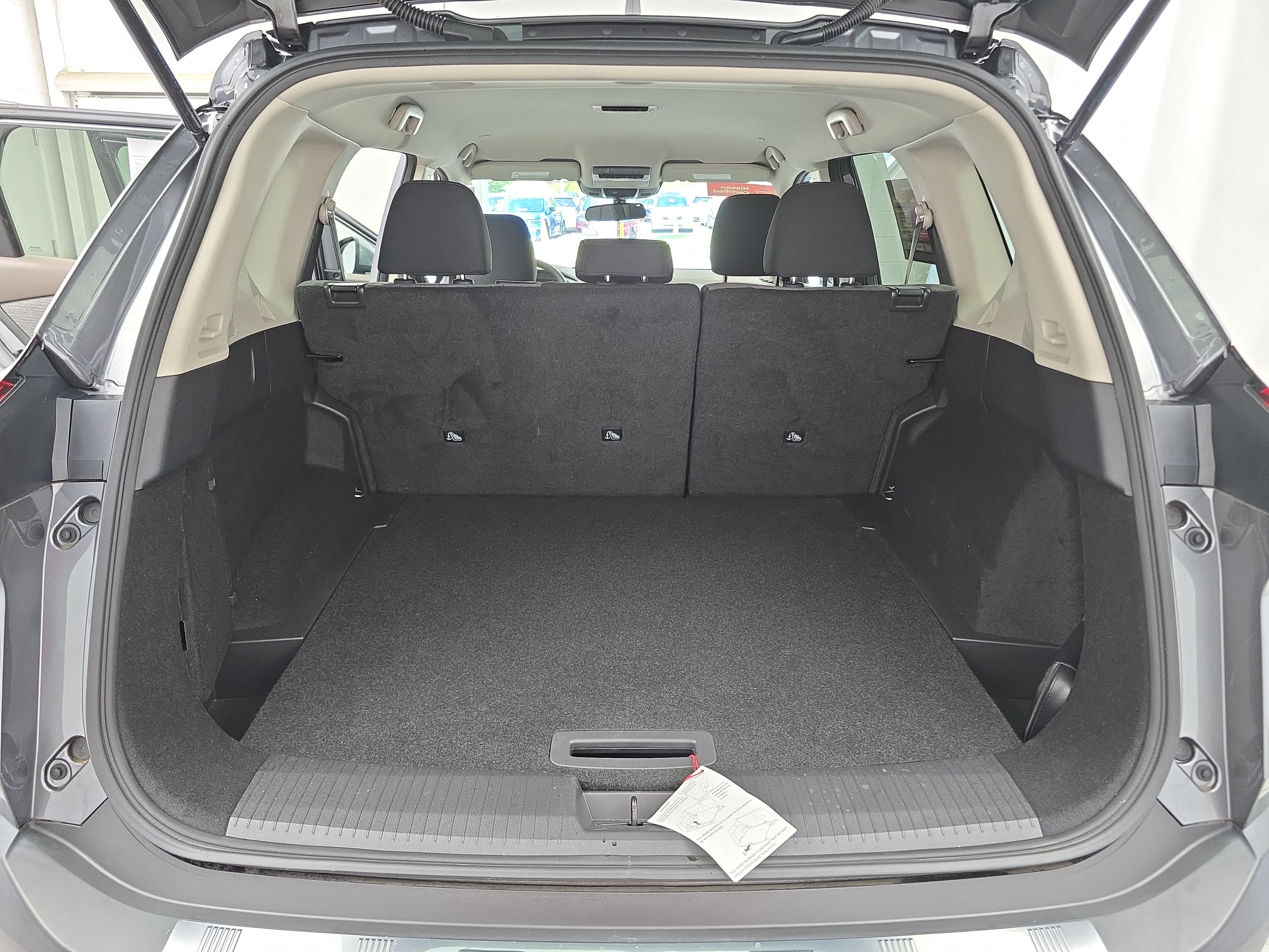 Certified 2023 Nissan Rogue SV FWD image 12