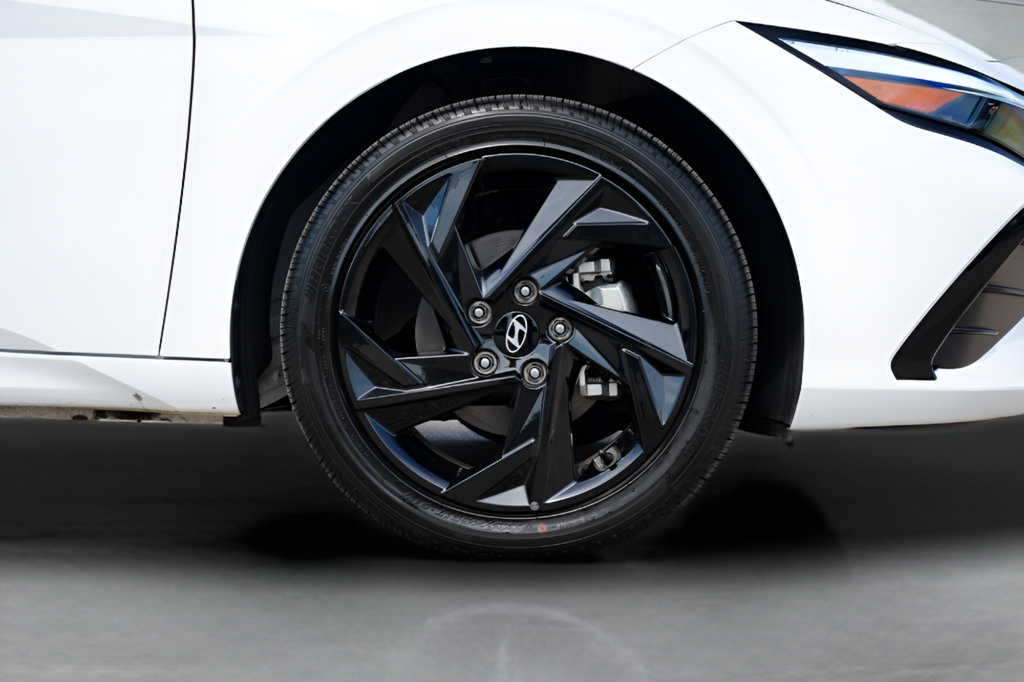 Certified 2026 Hyundai Elantra SEL Sport Premium FWD image 9