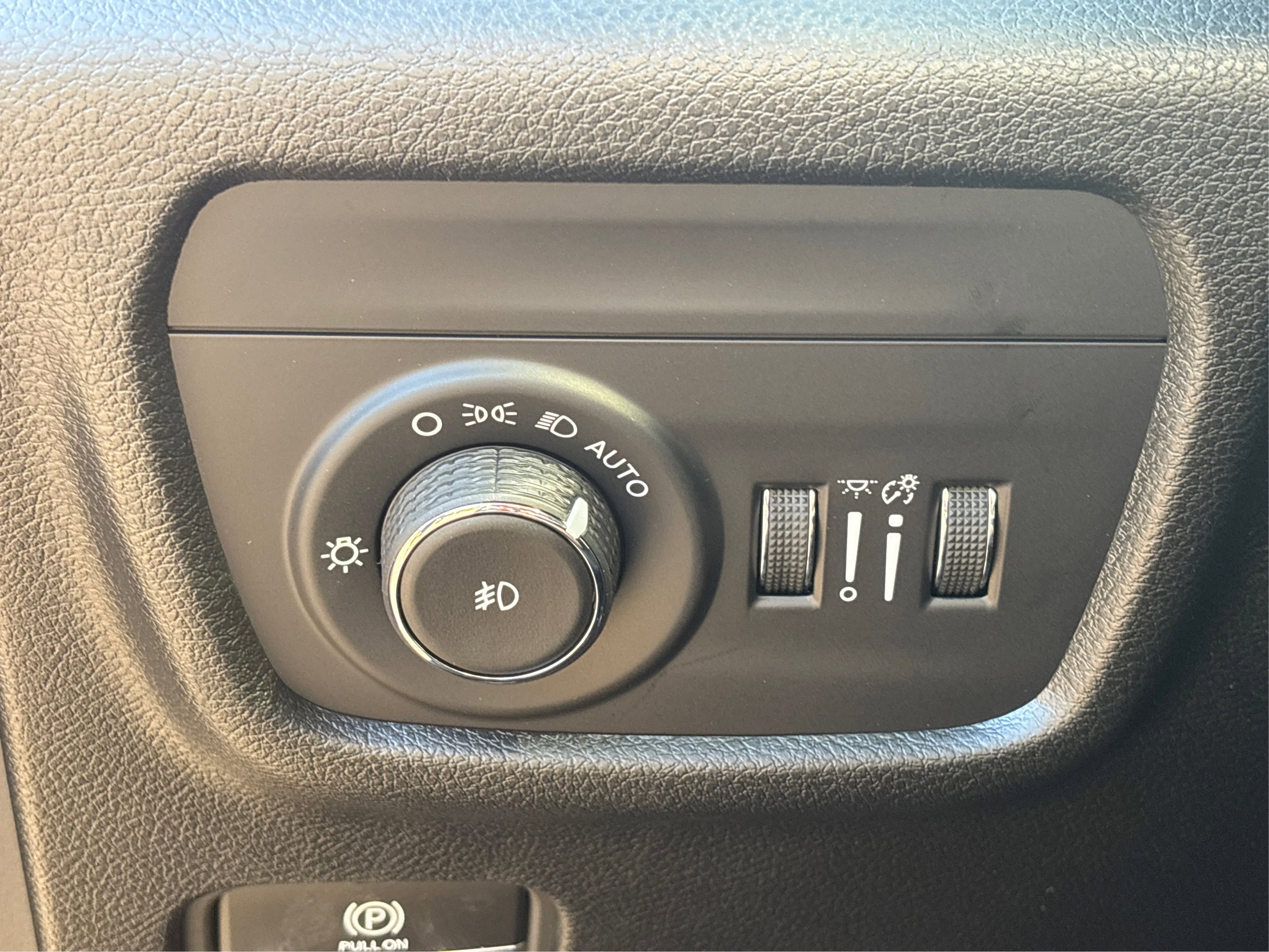 New 2025 Jeep Grand Cherokee Limited w/ Black Appearance Package image 21