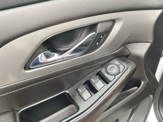 Used 2023 Chevrolet Traverse LT FWD image 22