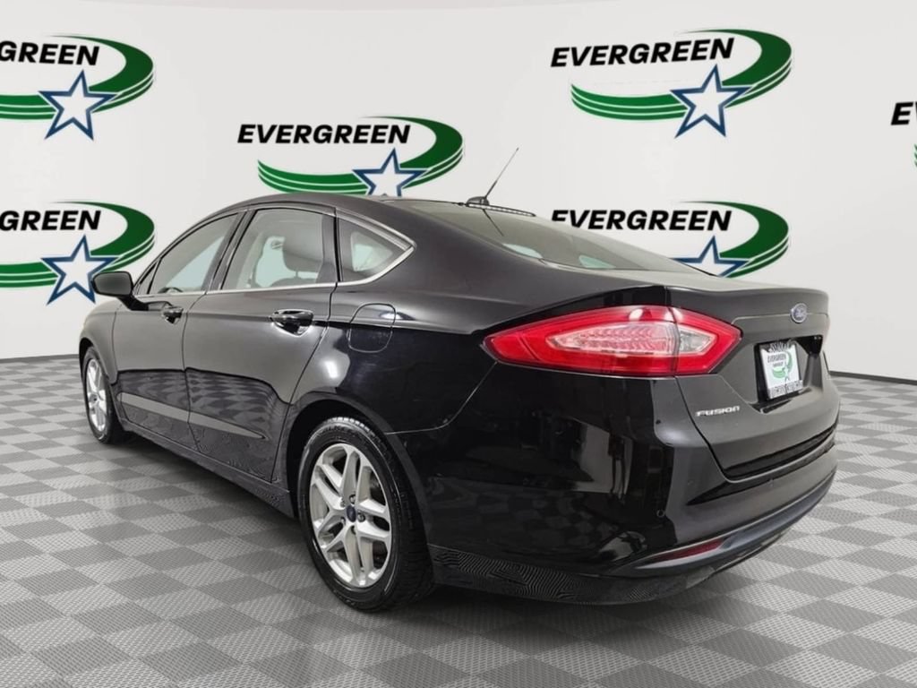 Used 2016 Ford Fusion SE FWD image 3