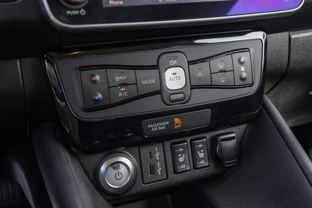 Used 2020 Nissan Leaf SV w/ SV Technology Package FWD image 21