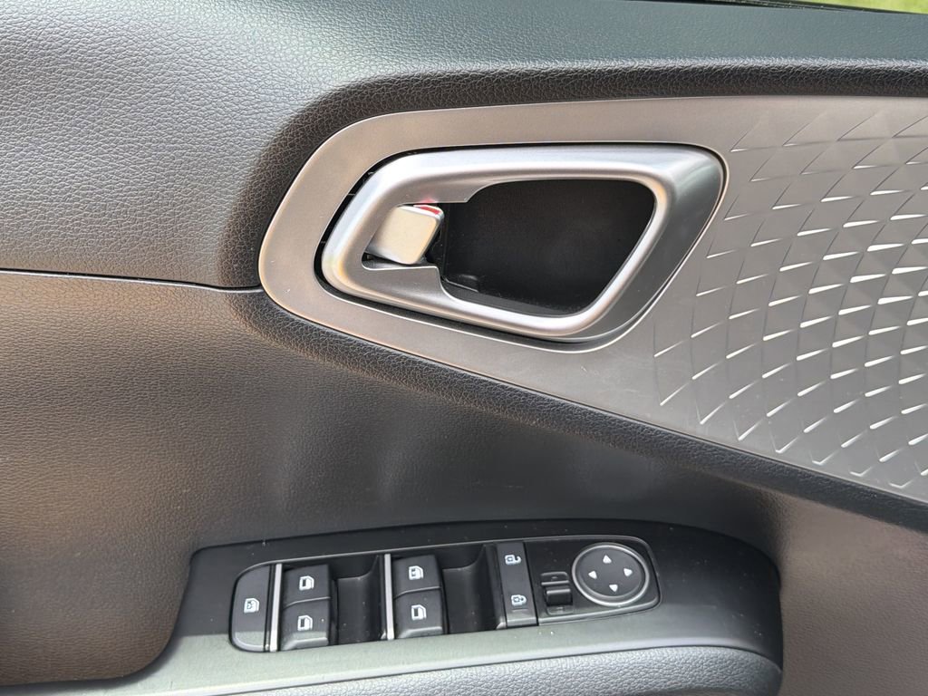 Used 2022 Kia Soul LX FWD image 18