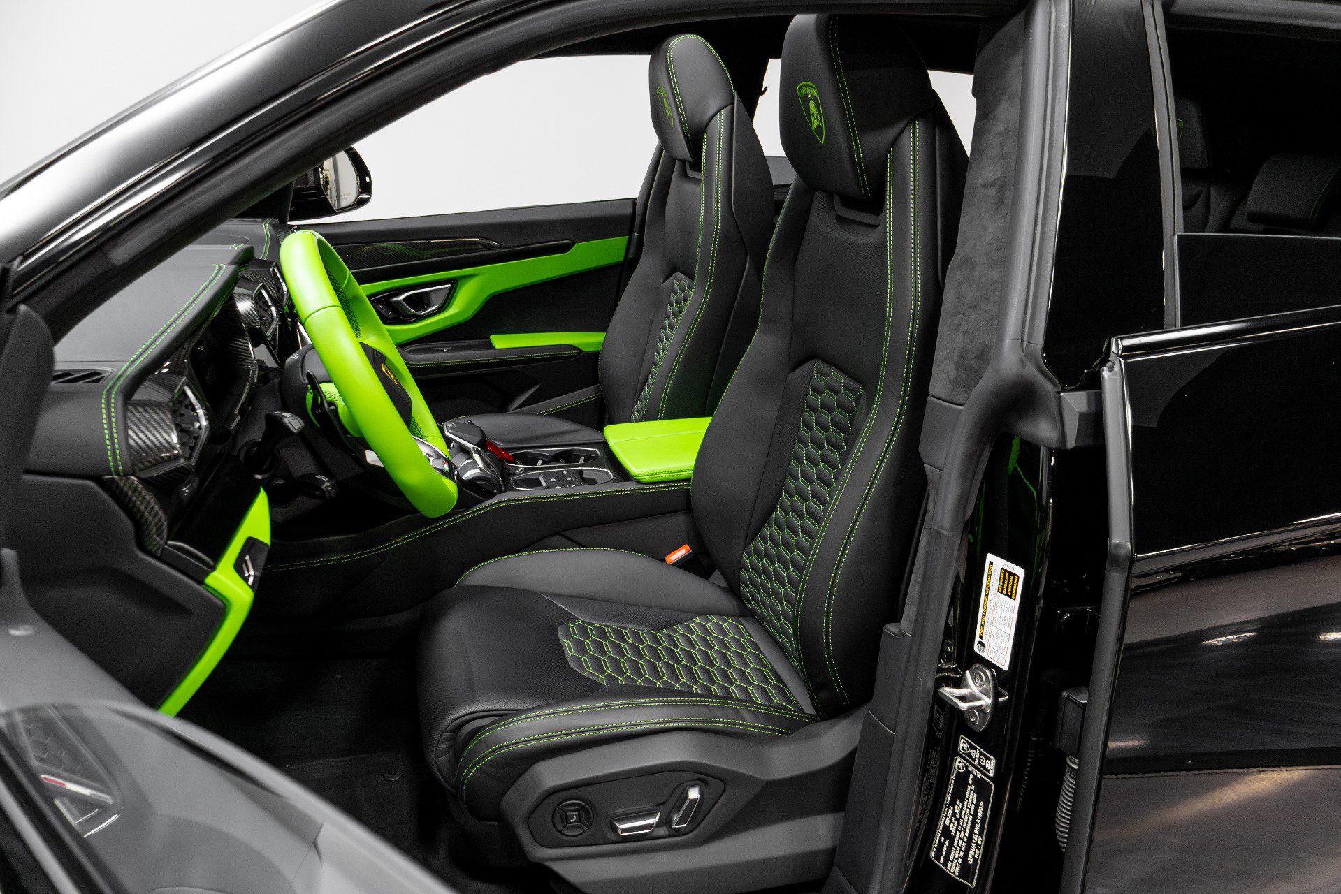 Used 2022 Lamborghini Urus image 6