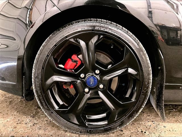 Used 2017 Ford Fiesta ST FWD image 9