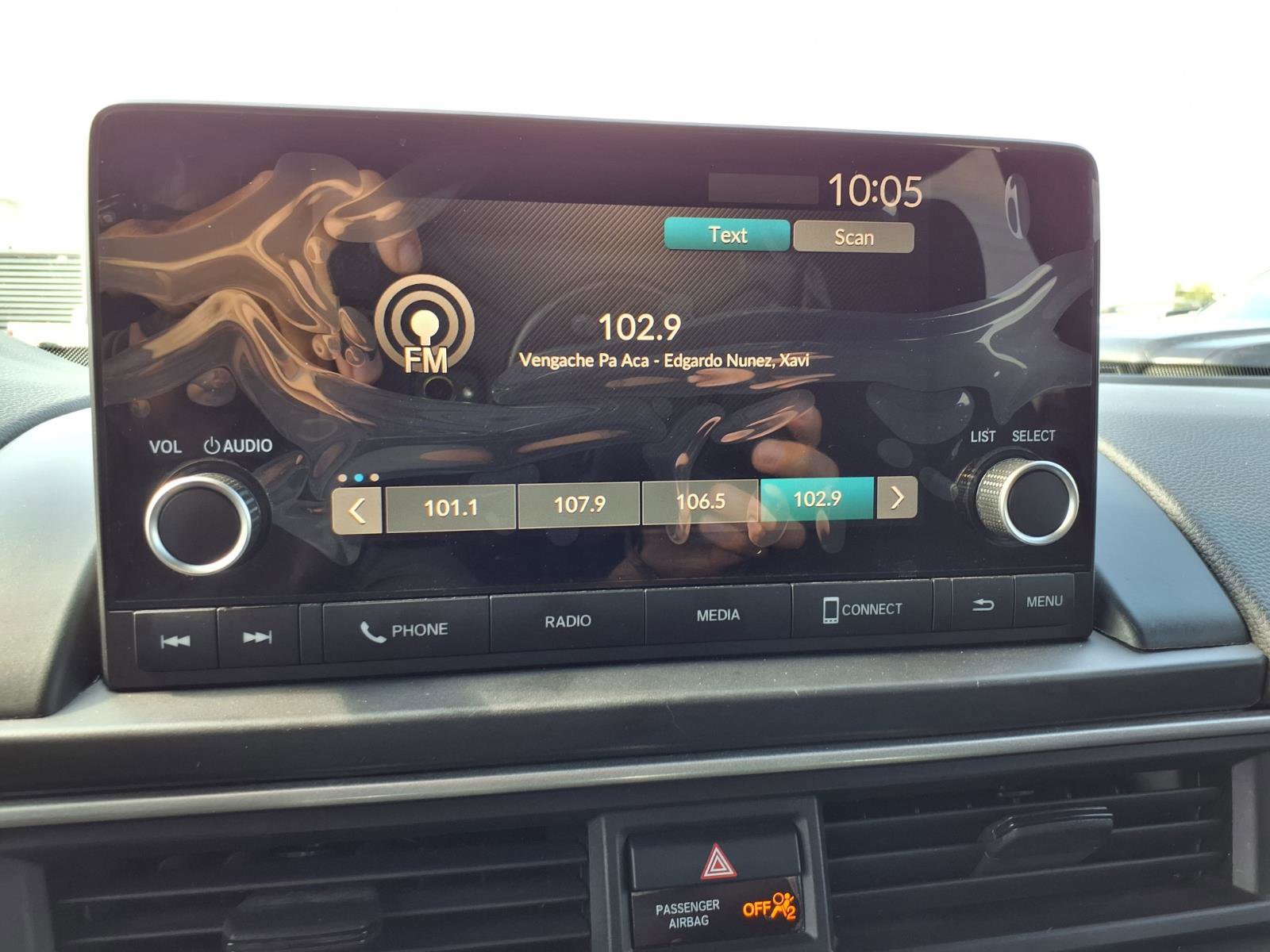 Used 2023 Honda Pilot Sport image 6