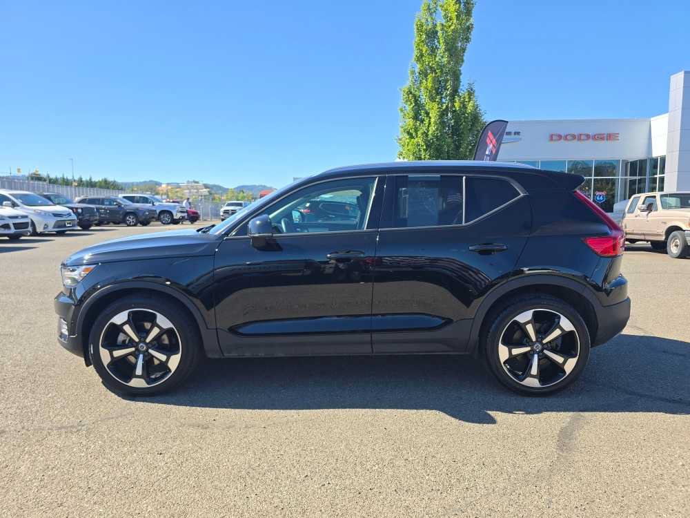 Used 2019 Volvo XC40 T5 Momentum AWD/4WD image 2