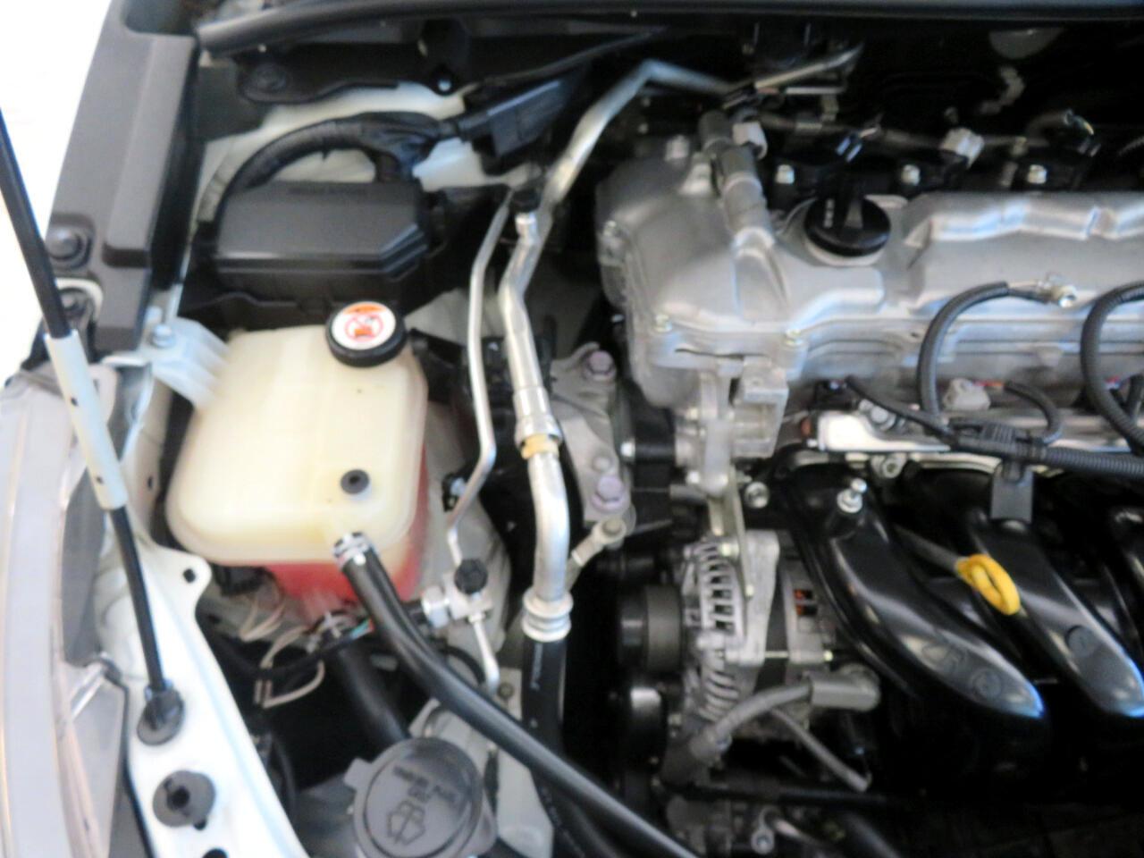Used 2020 Toyota Corolla LE image 49