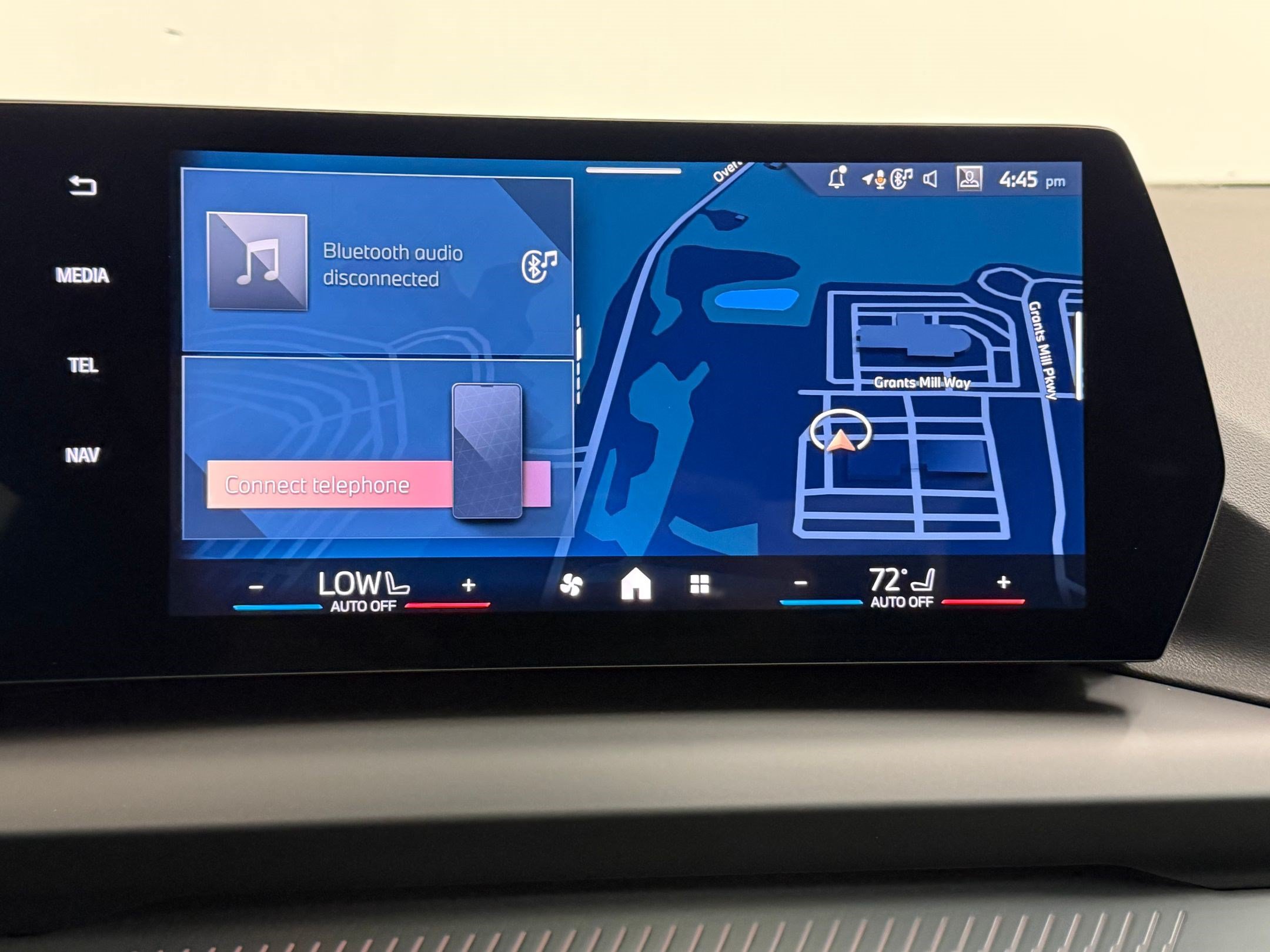 New 2026 BMW 228i w/ Technology Package FWD image 17