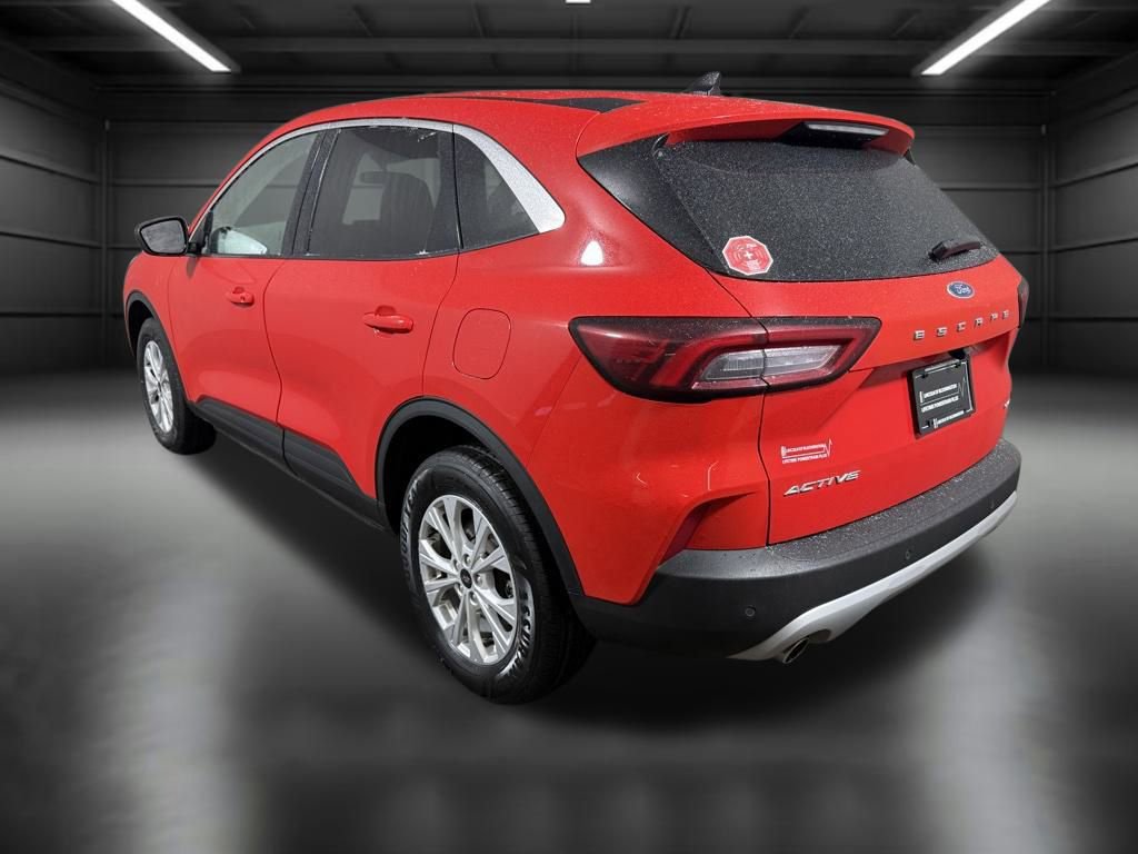 Used 2024 Ford Escape Active w/ Tech Pack #1 AWD/4WD image 4