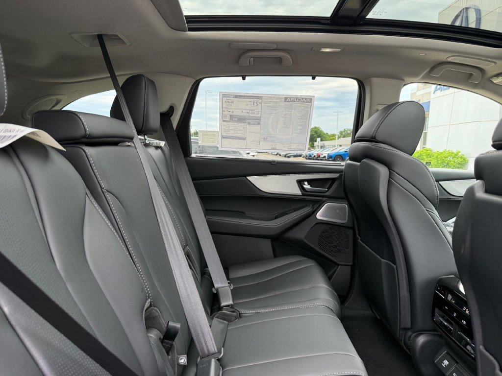 New 2026 Acura MDX w/ Technology Package AWD/4WD image 5