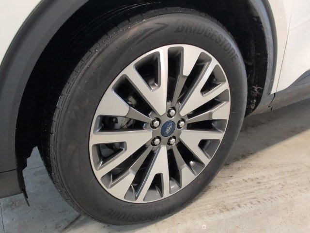 Used 2020 Ford Escape Titanium image 9