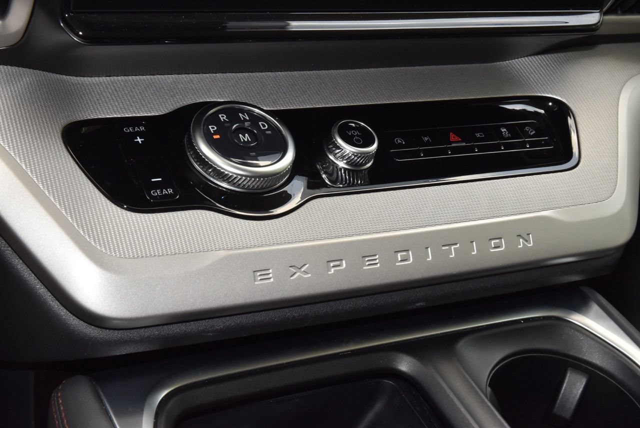 Certified 2025 Ford Expedition Active AWD/4WD image 29