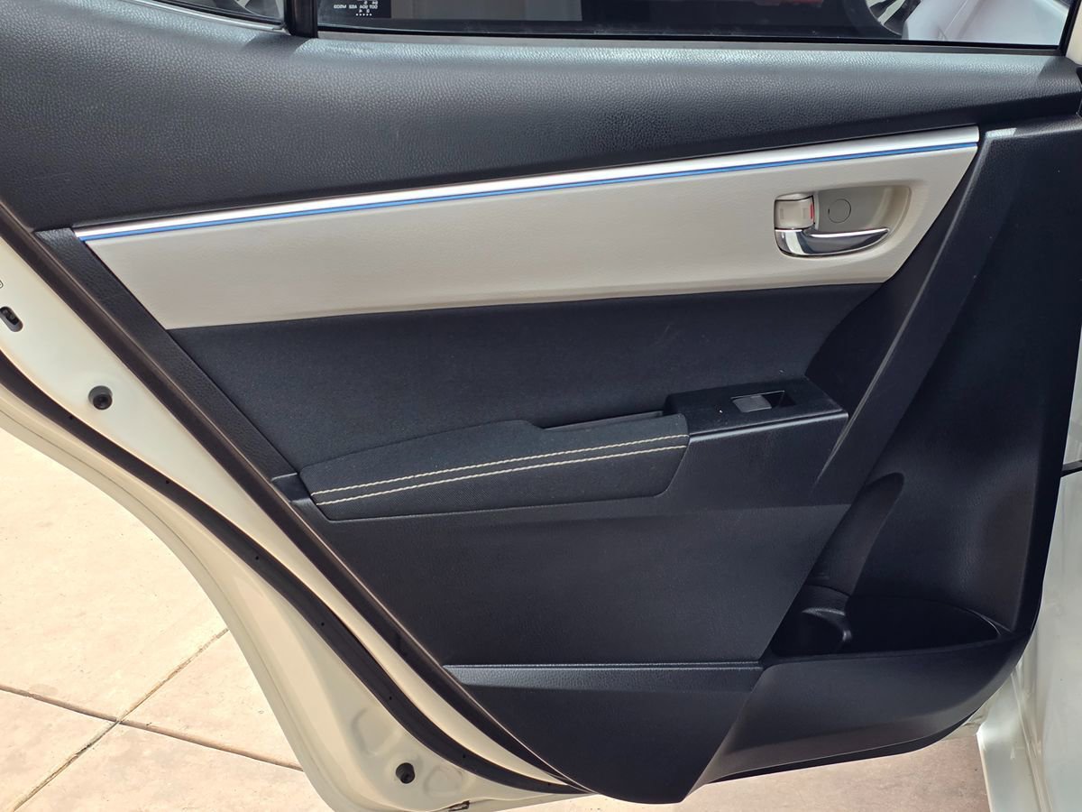 Used 2015 Toyota Corolla LE FWD image 24