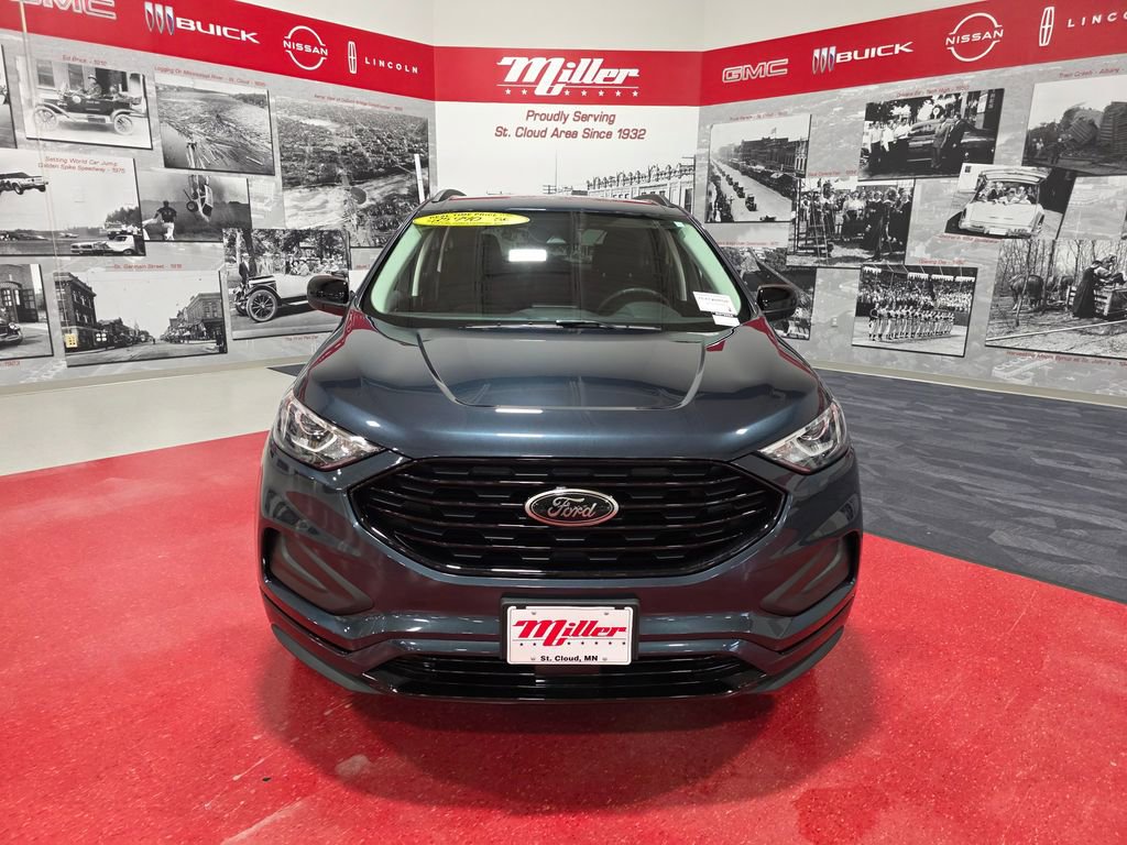 Used 2024 Ford Edge SE w/ Black Appearance Package image 9