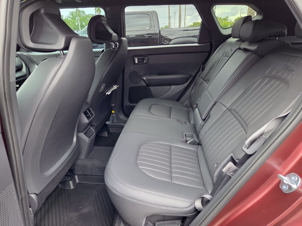 Used 2027 Kia Seltos X-Line S w/ X-Line S Premium Package AWD/4WD image 13