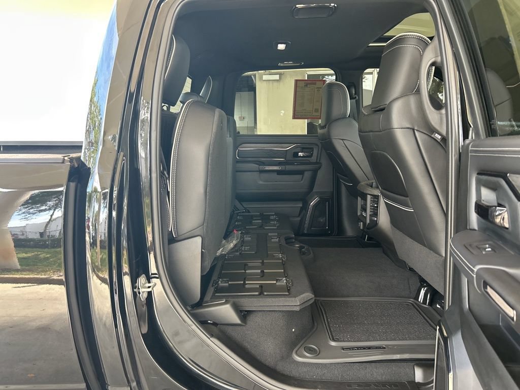 Used 2025 RAM 2500 Limited AWD/4WD image 40