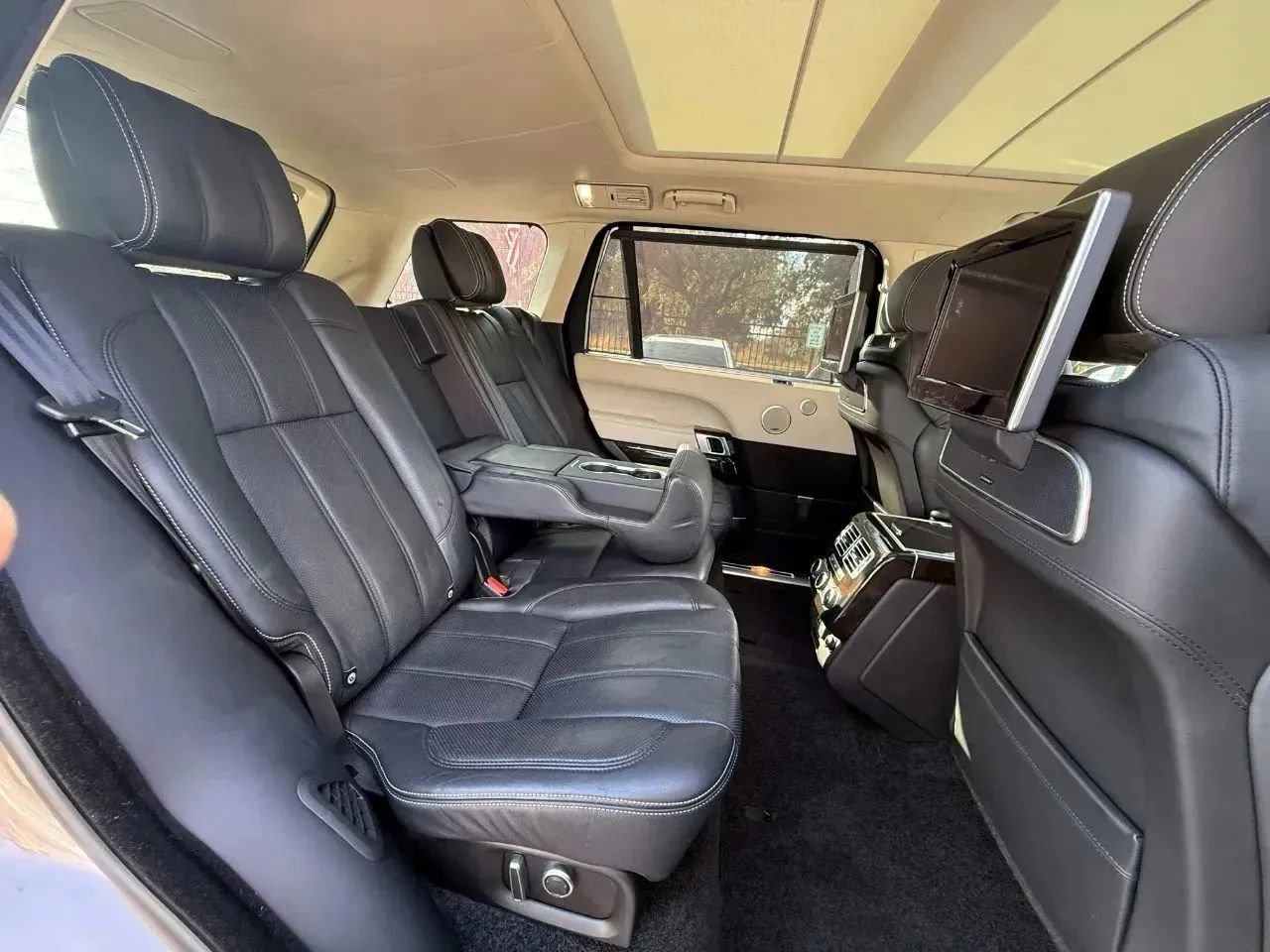 Used 2016 Land Rover Range Rover Long Wheelbase Autobiography AWD/4WD image 29