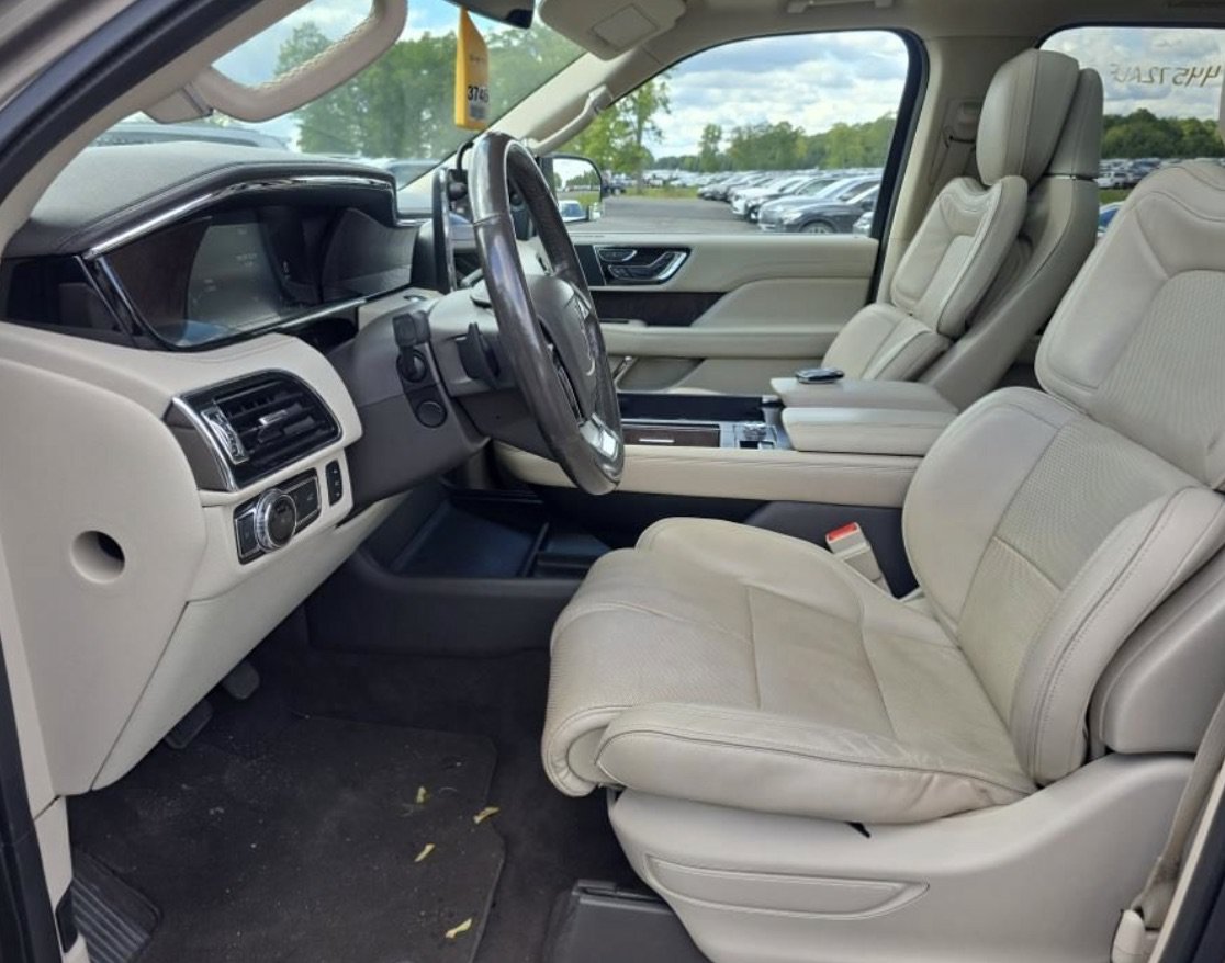 Used 2018 Lincoln Navigator Reserve AWD/4WD image 6