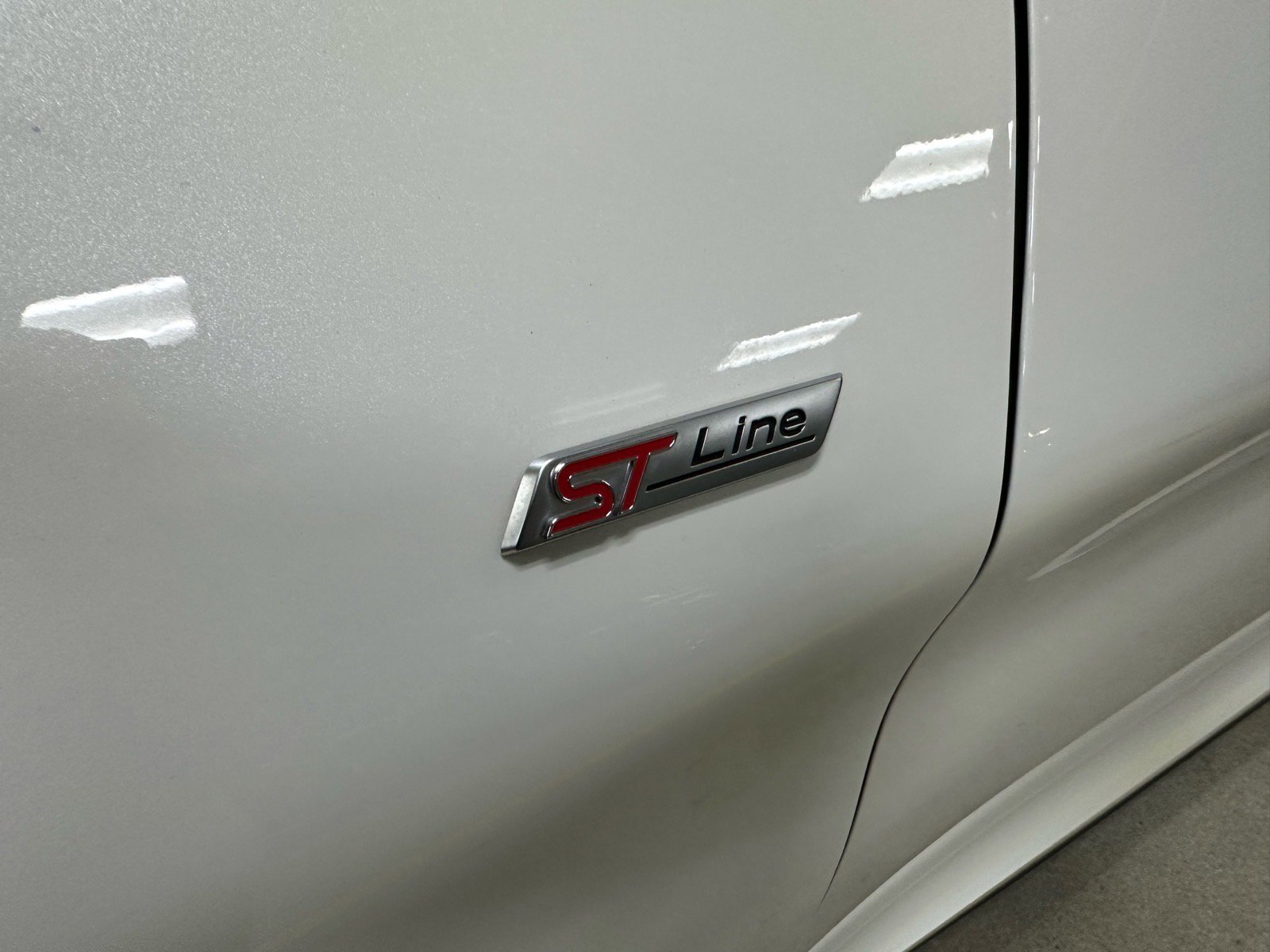 Certified 2025 Ford Explorer ST-Line image 5