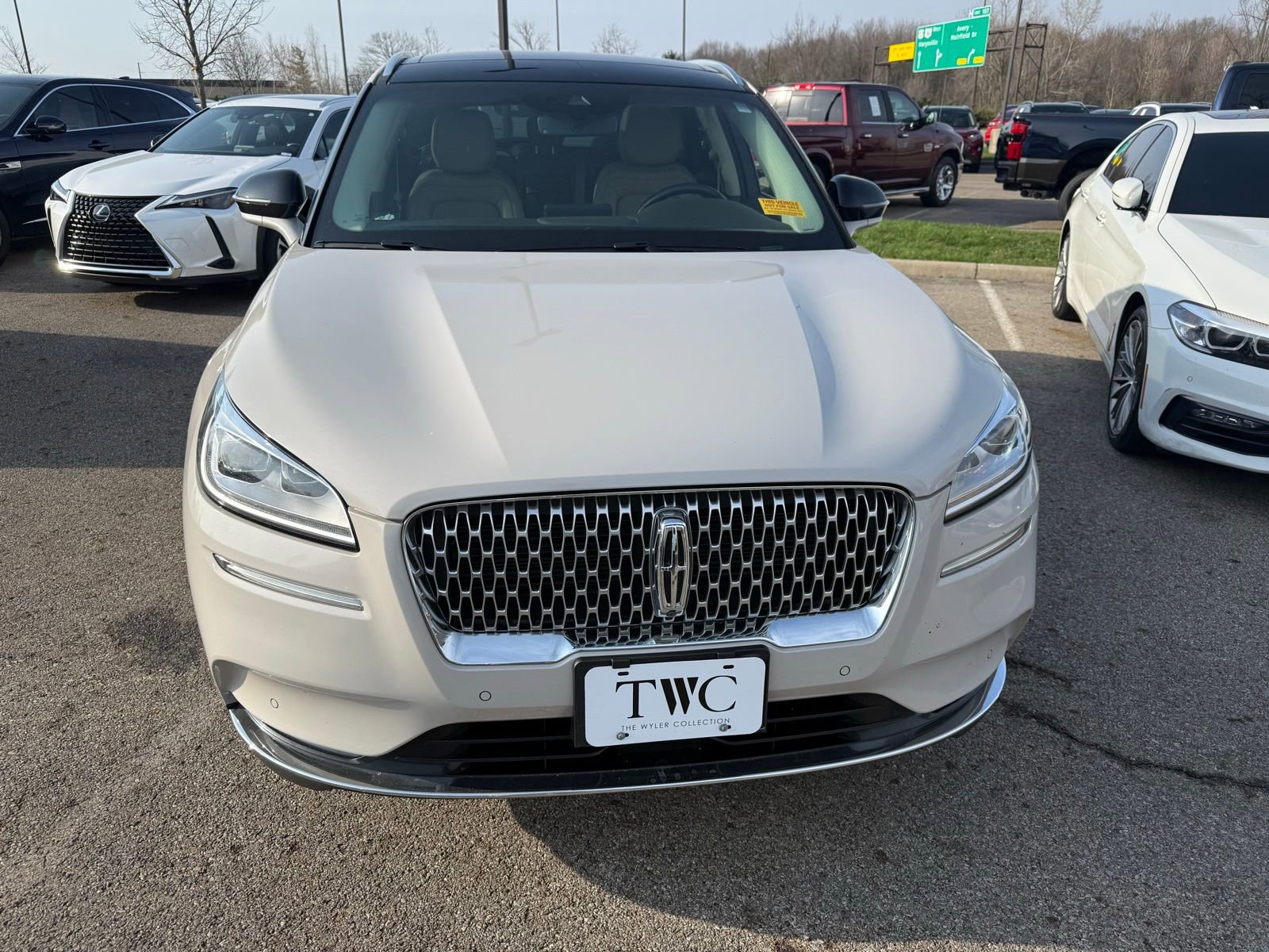 Used 2020 Lincoln Corsair Reserve w/ Equipment Group 201A image 2