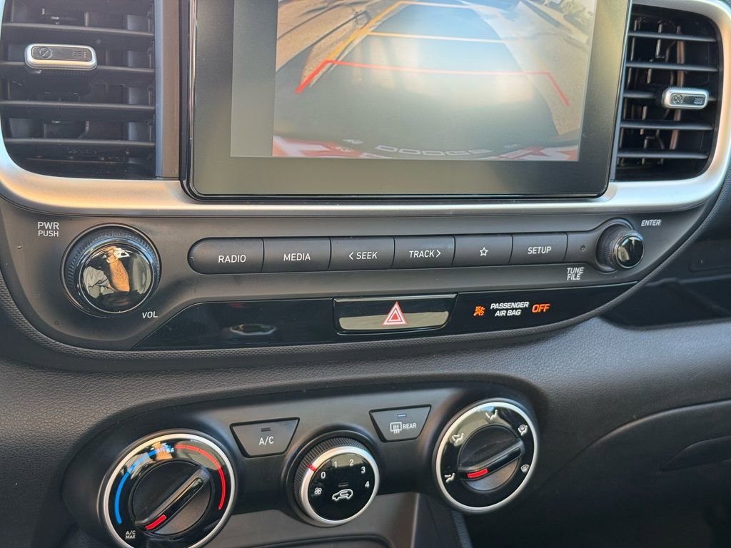 Used 2024 Hyundai Venue SE image 29