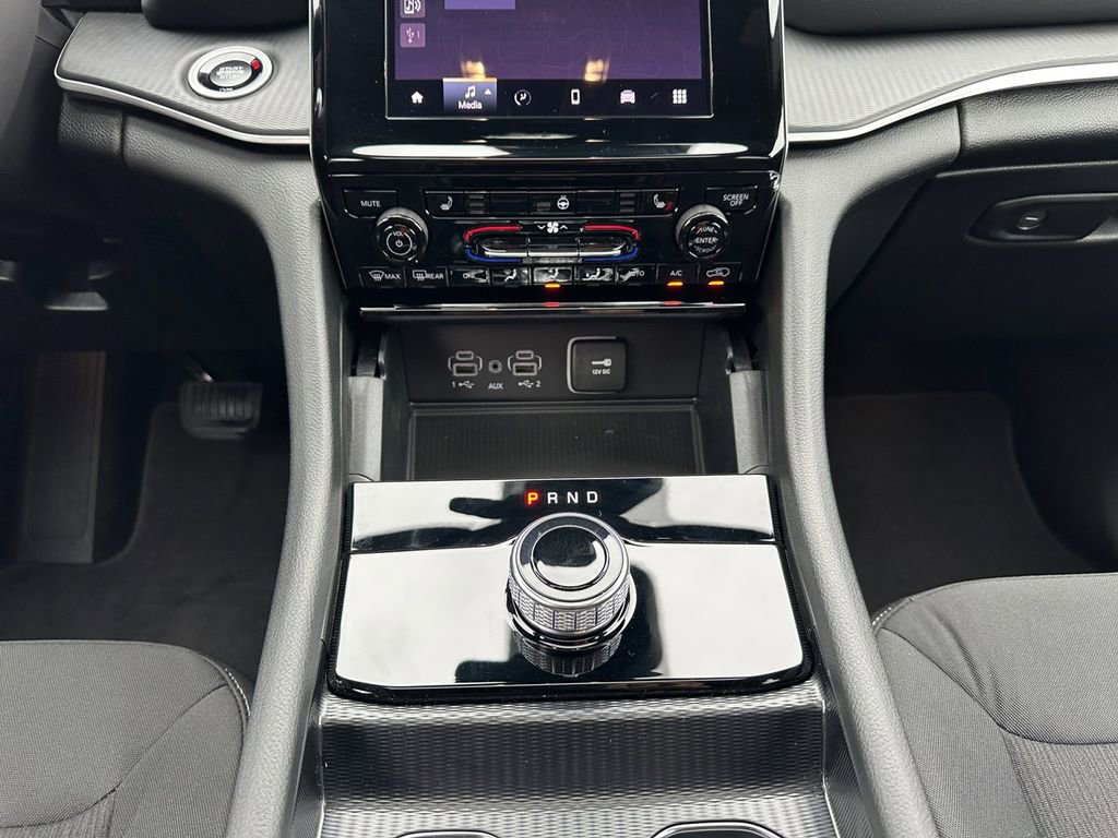 New 2025 Jeep Grand Cherokee L Laredo w/ Luxury Tech Group I image 13