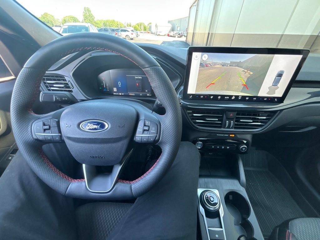 Used 2023 Ford Escape ST-Line w/ Tech Pack #1 AWD/4WD image 4
