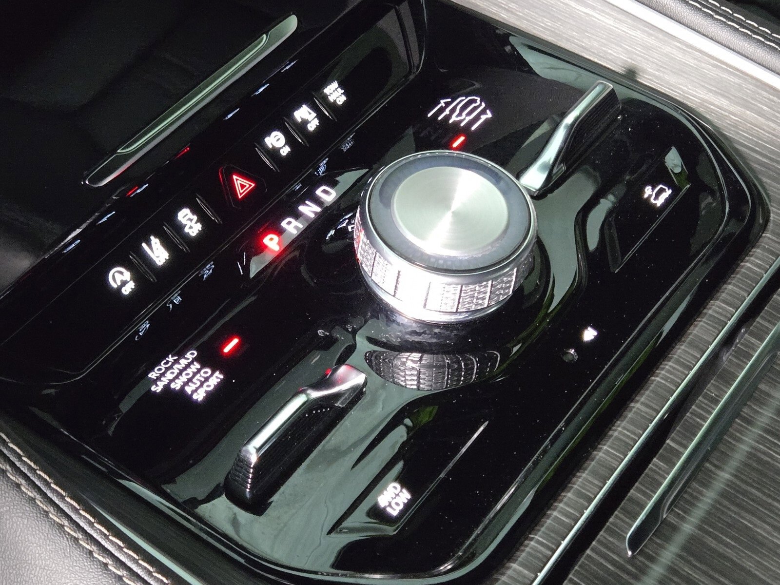 Used 2024 Jeep Wagoneer L Series III w/ Premium Group I image 26