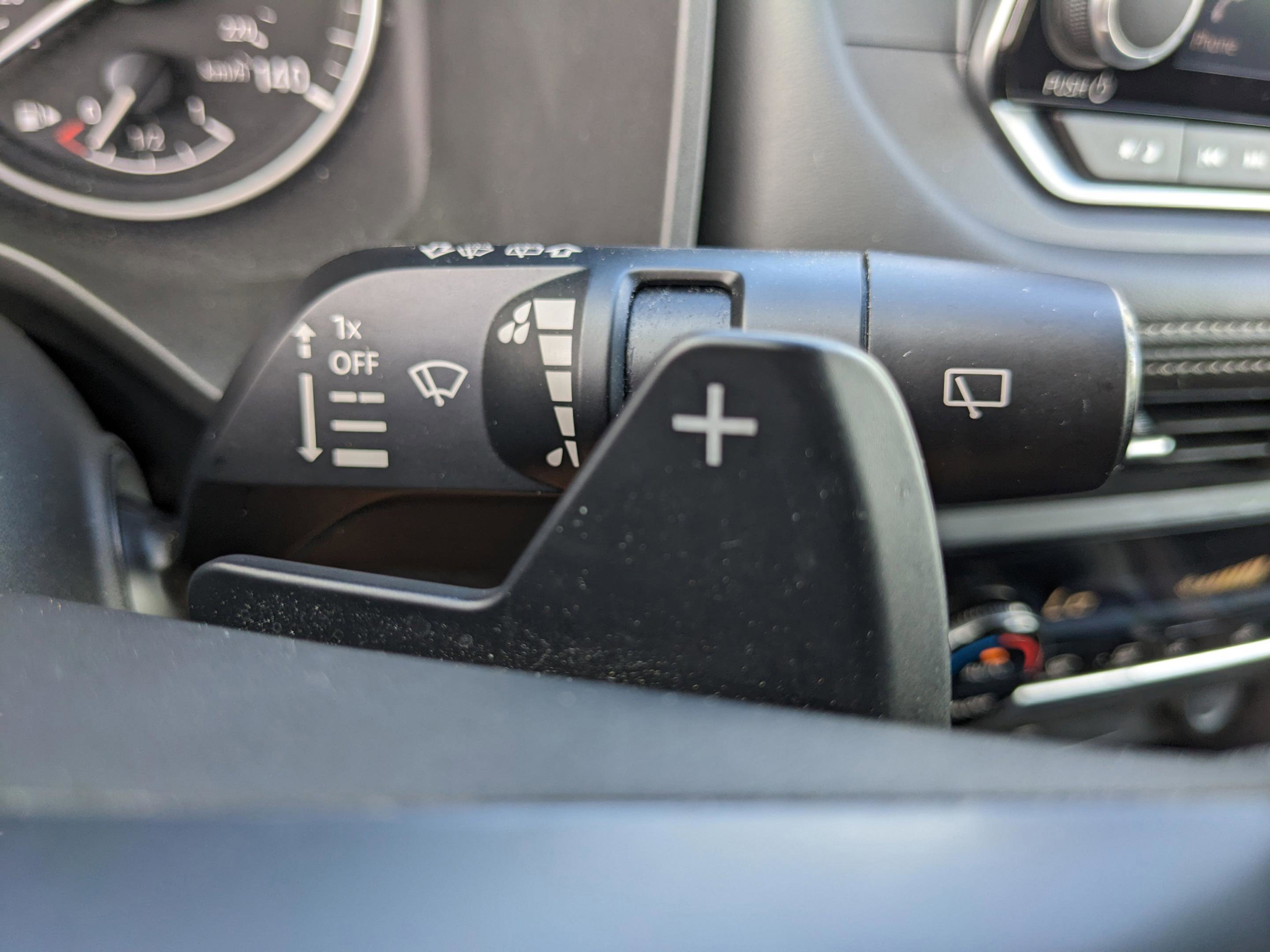 Used 2024 Nissan Rogue SV image 33