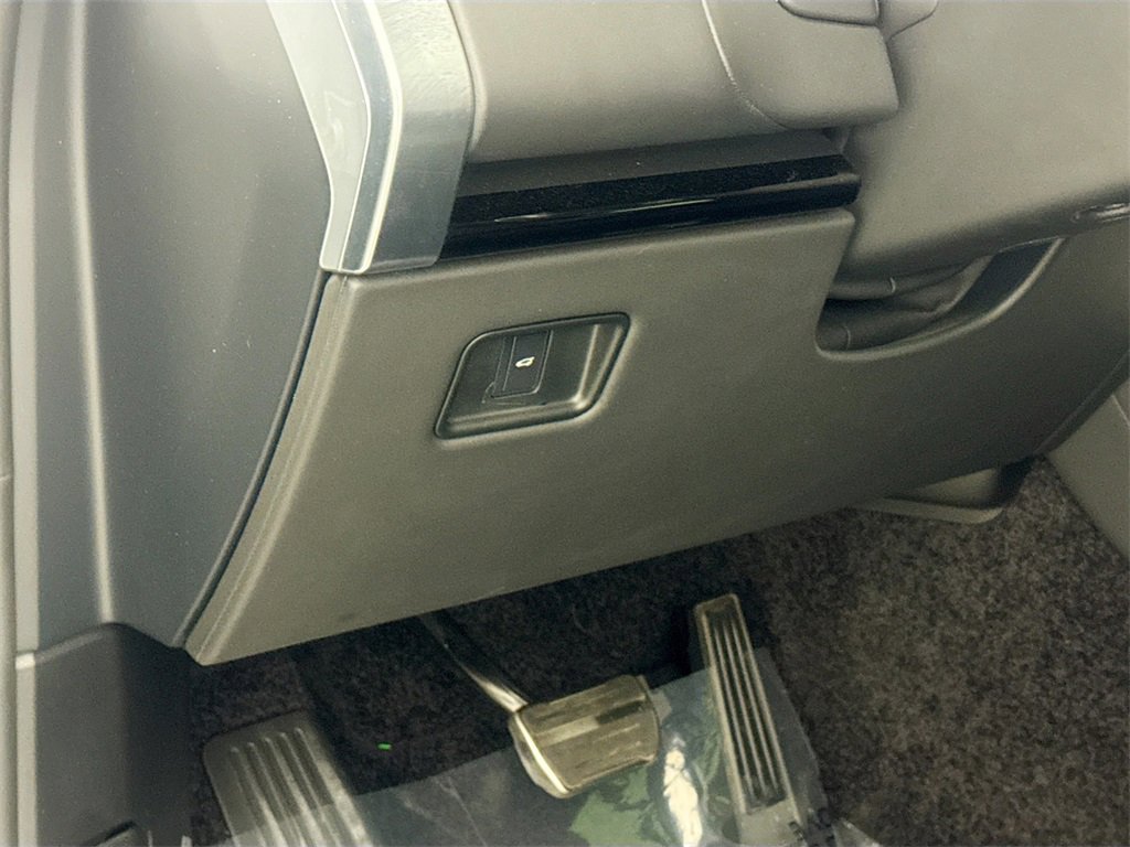 Certified 2023 Land Rover Range Rover SE image 10